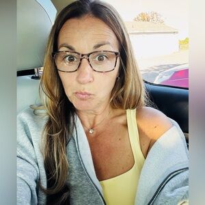 Meet your Posher, Adriane